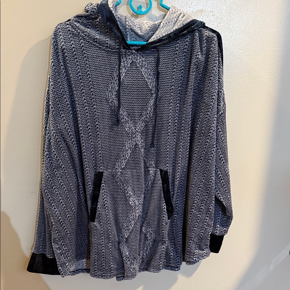 Simply Vera Vera Wang Blue and Black  Hoodie plus size 3x like new fleece